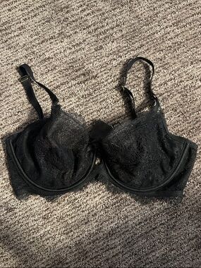 Victoria's Secret Black Lace Underwire Bra with Adjustable Straps